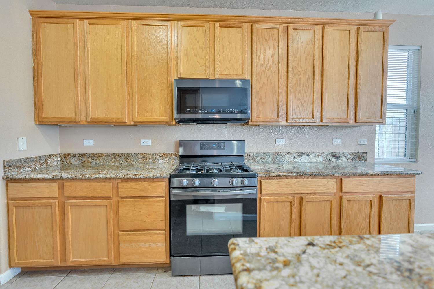 Patterson, California 95363, United States, 5 Bedrooms Bedrooms, ,3 BathroomsBathrooms,Residential,Active,36913