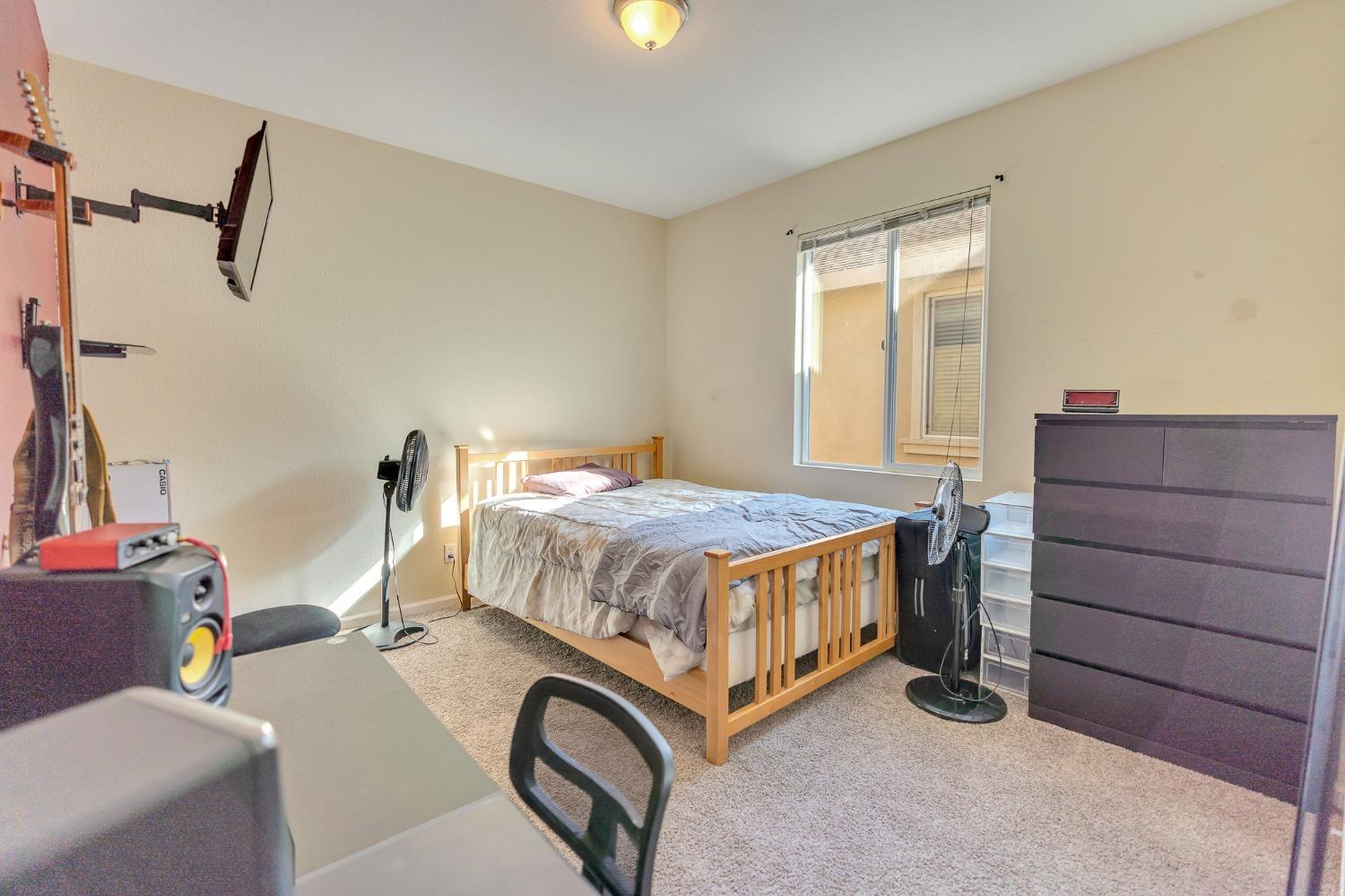 Patterson, California 95363, United States, 5 Bedrooms Bedrooms, ,3 BathroomsBathrooms,Residential,Active,36913