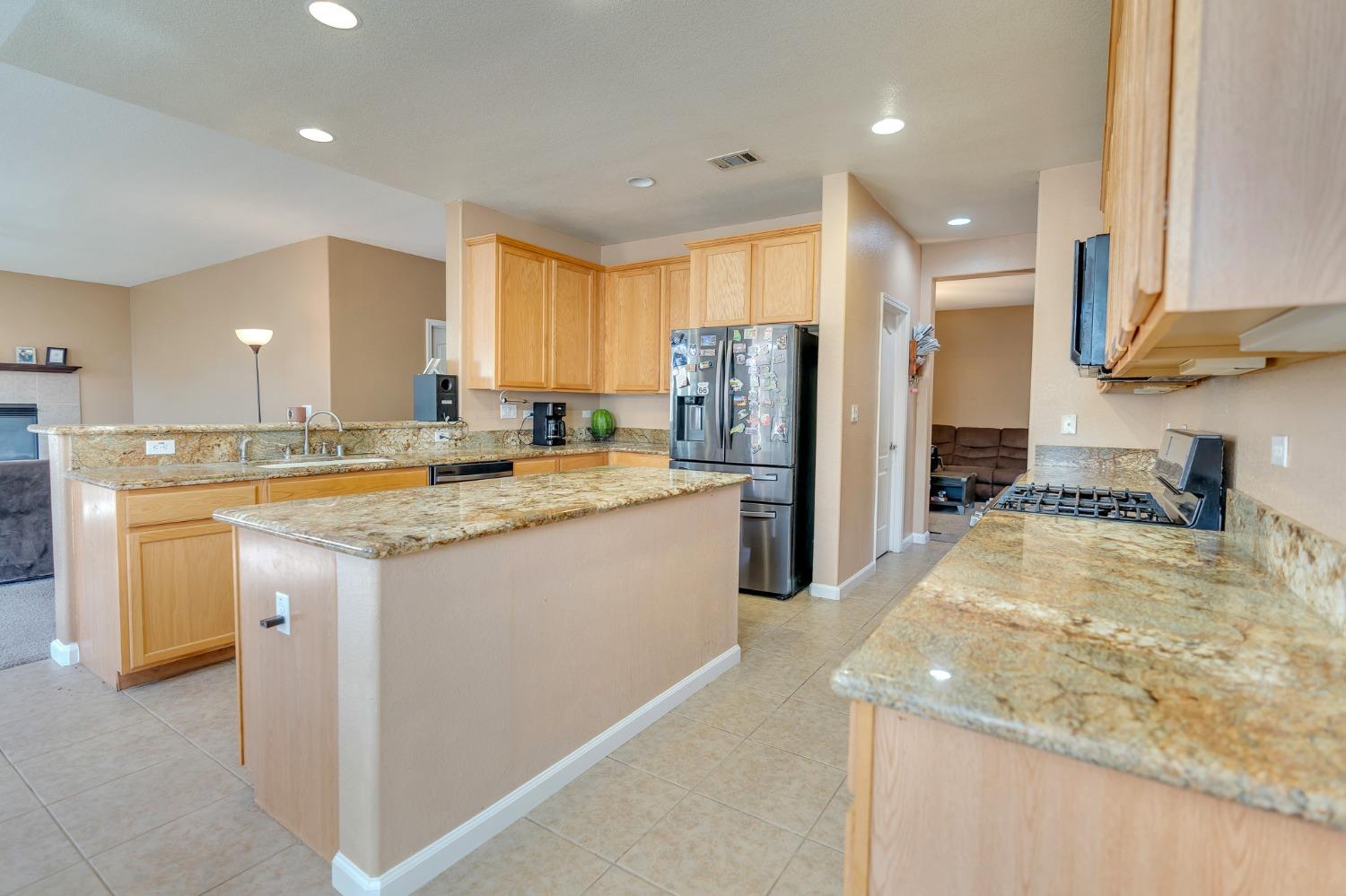 Patterson, California 95363, United States, 5 Bedrooms Bedrooms, ,3 BathroomsBathrooms,Residential,Active,36913