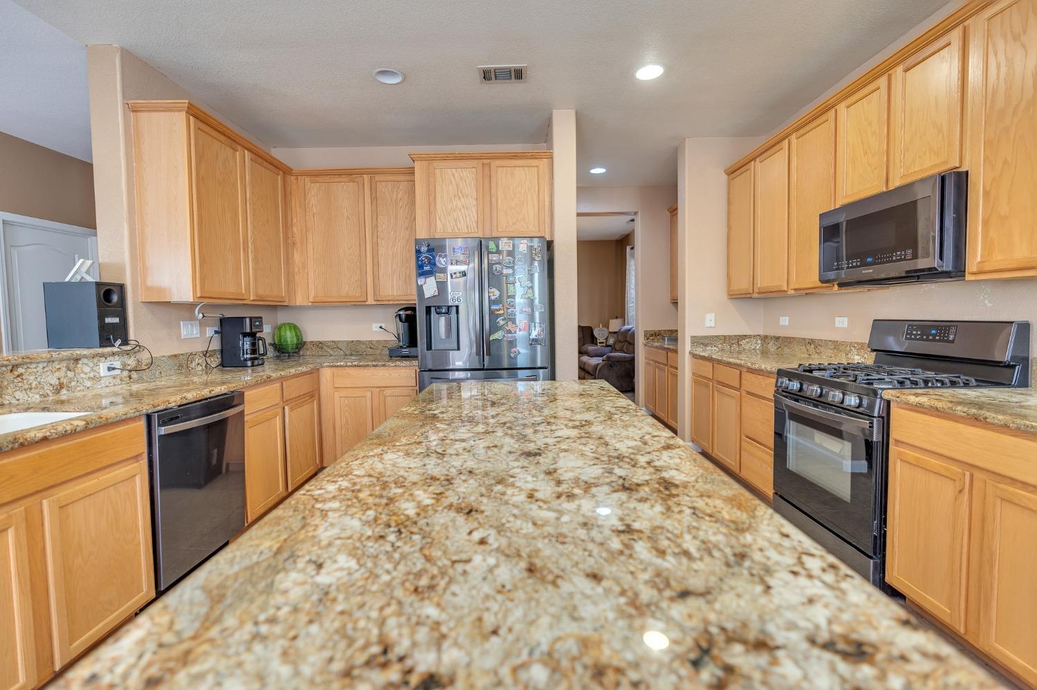 Patterson, California 95363, United States, 5 Bedrooms Bedrooms, ,3 BathroomsBathrooms,Residential,Active,36913