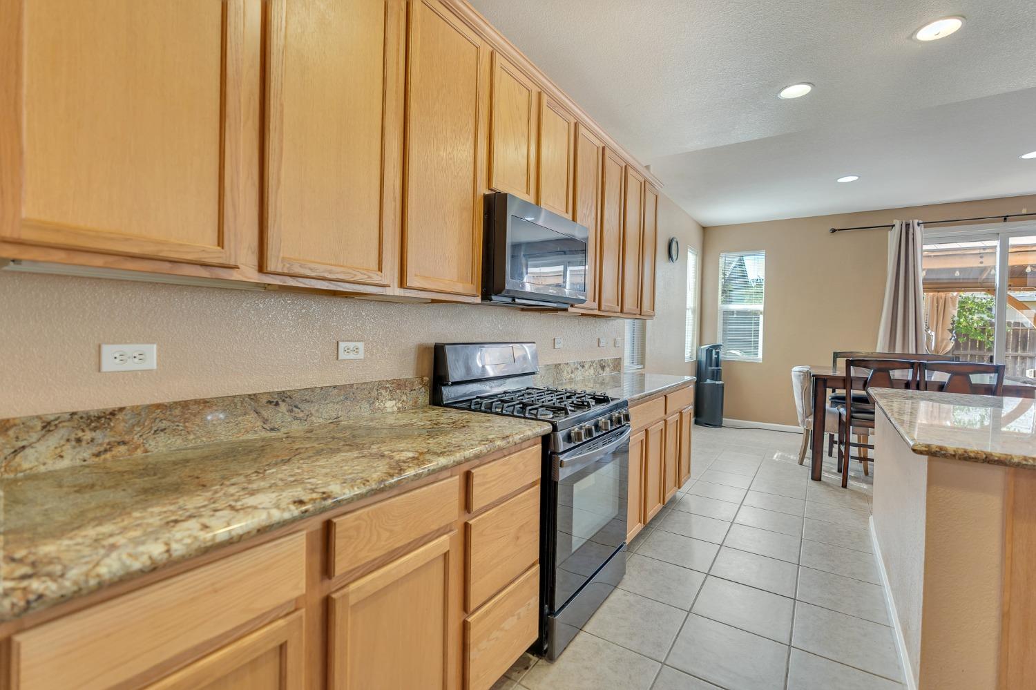 Patterson, California 95363, United States, 5 Bedrooms Bedrooms, ,3 BathroomsBathrooms,Residential,Active,36913