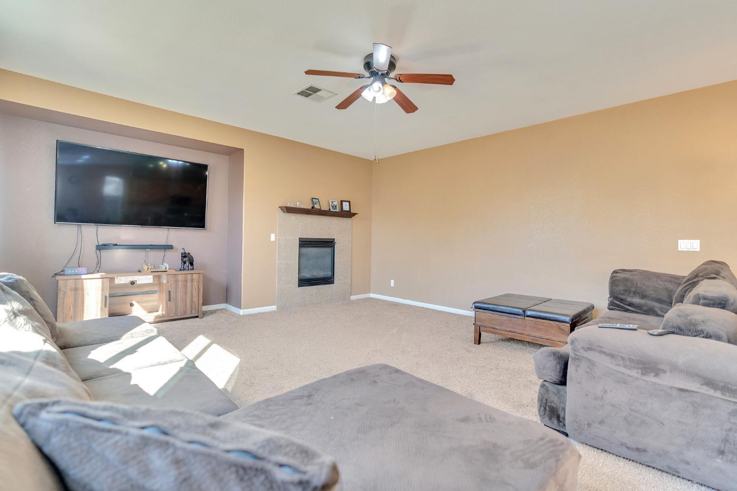 Patterson, California 95363, United States, 5 Bedrooms Bedrooms, ,3 BathroomsBathrooms,Residential,Active,36913