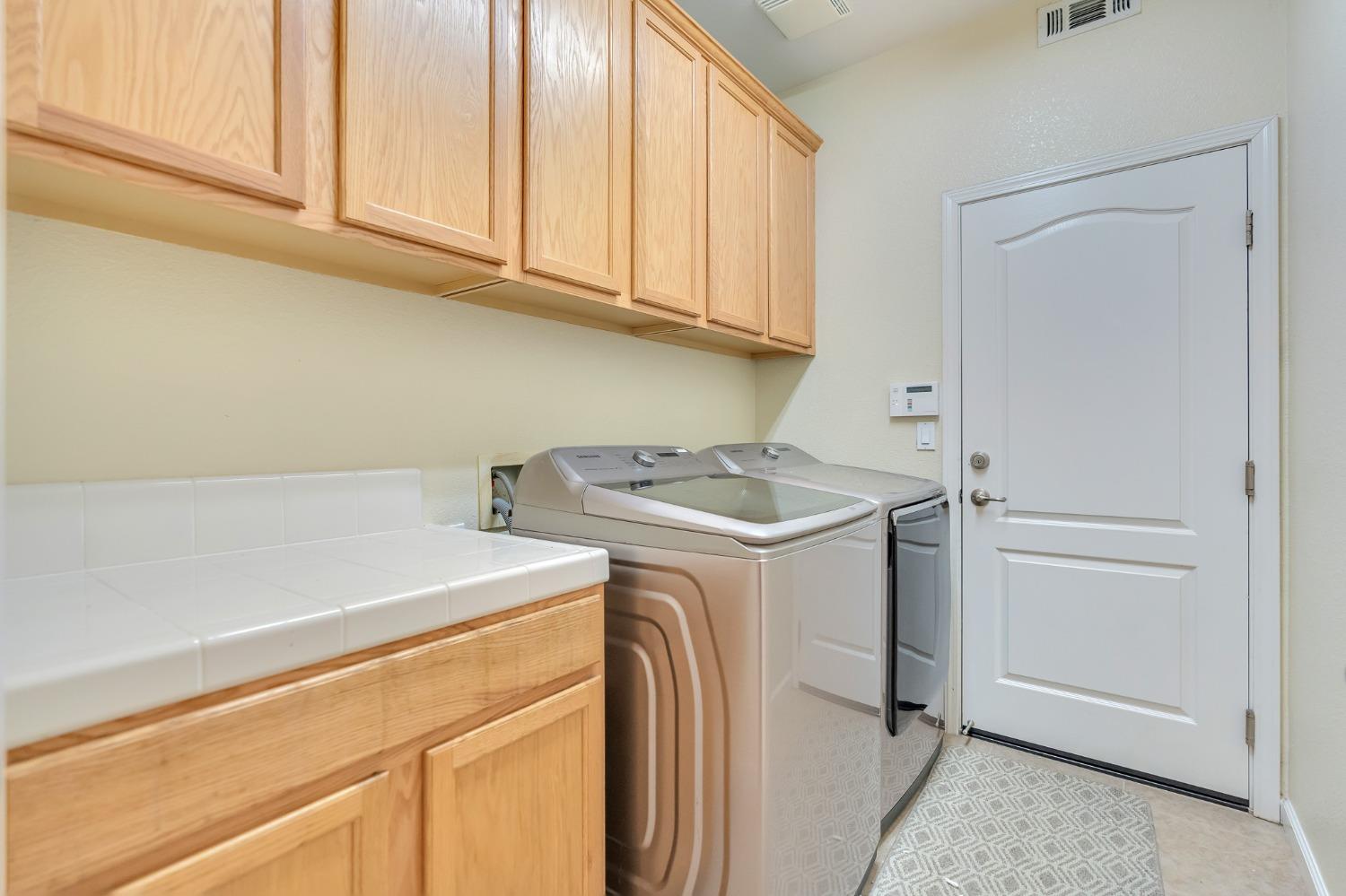 Patterson, California 95363, United States, 5 Bedrooms Bedrooms, ,3 BathroomsBathrooms,Residential,Active,36913