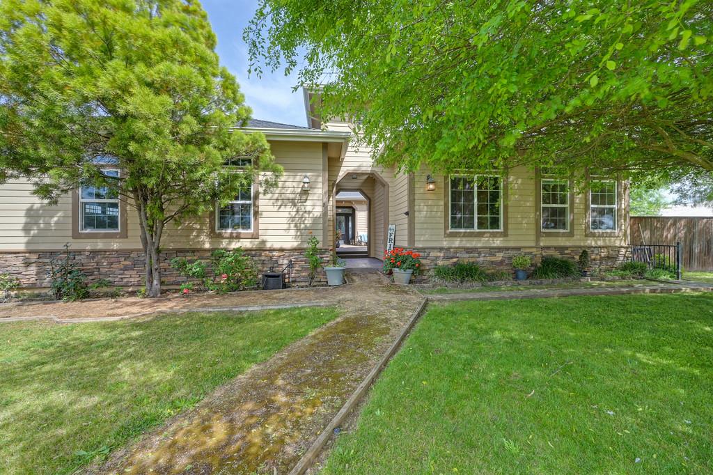 5608 Sorento Road