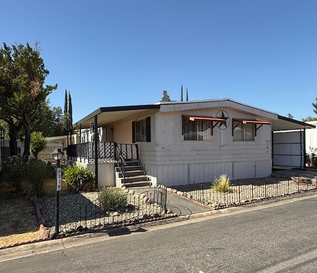 10383 Larkin 15