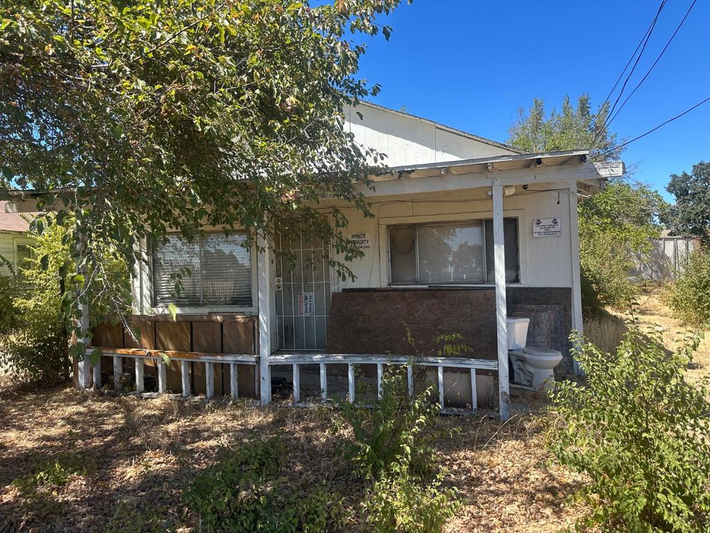 Photo of 2261 S Netherton Avenue, Stockton, CA 95205 (MLS # 226020640)