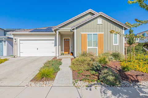 2021 Santos Street Woodland CA 95776