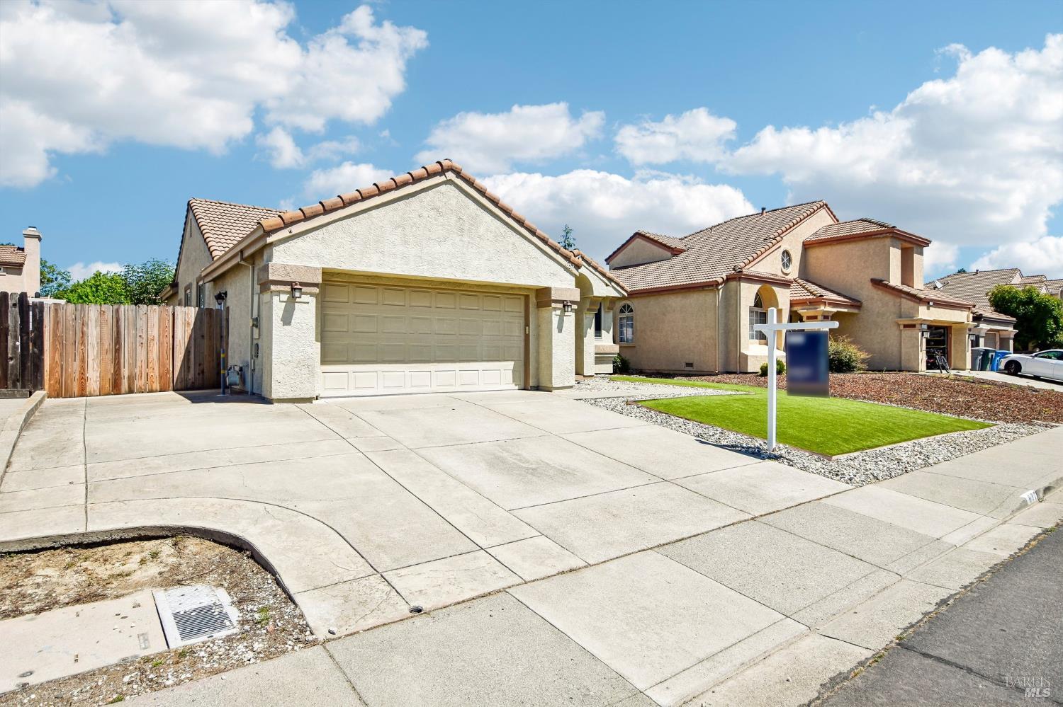 637 Laurelwood Circle