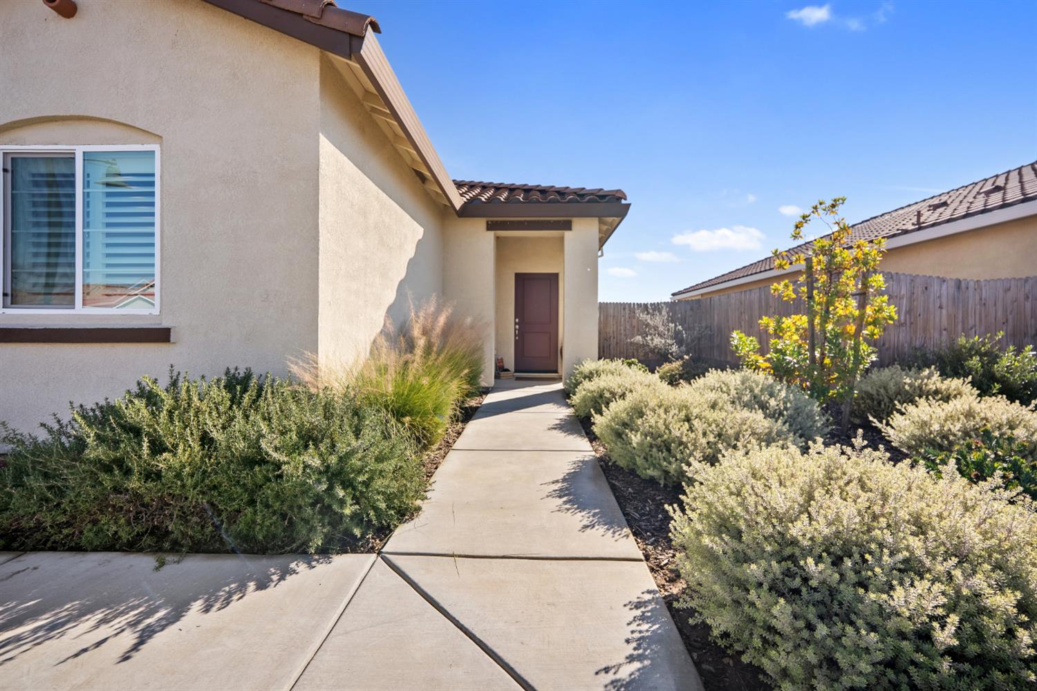 14864 Oakville Lane