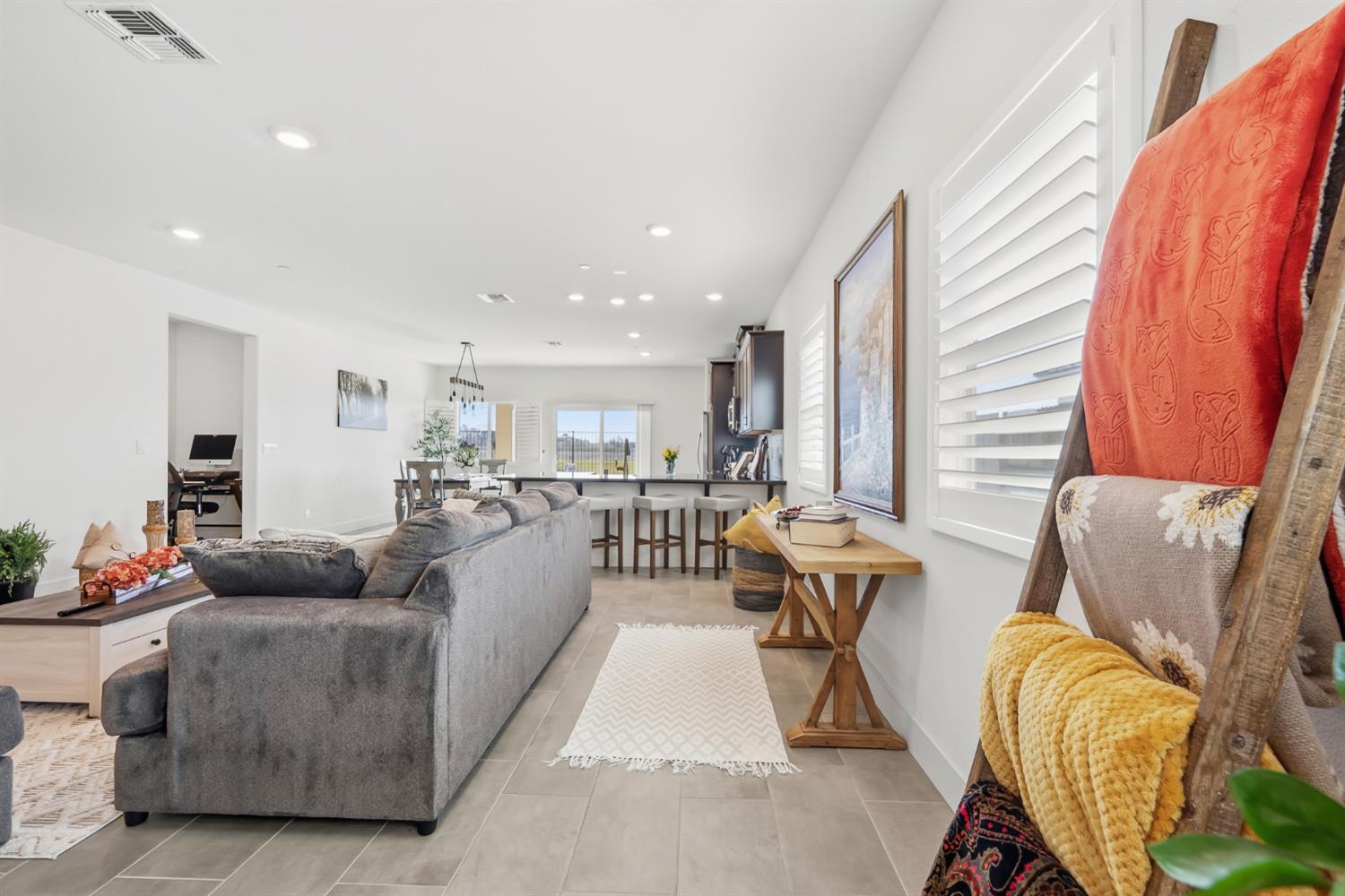 14864 Oakville Lane