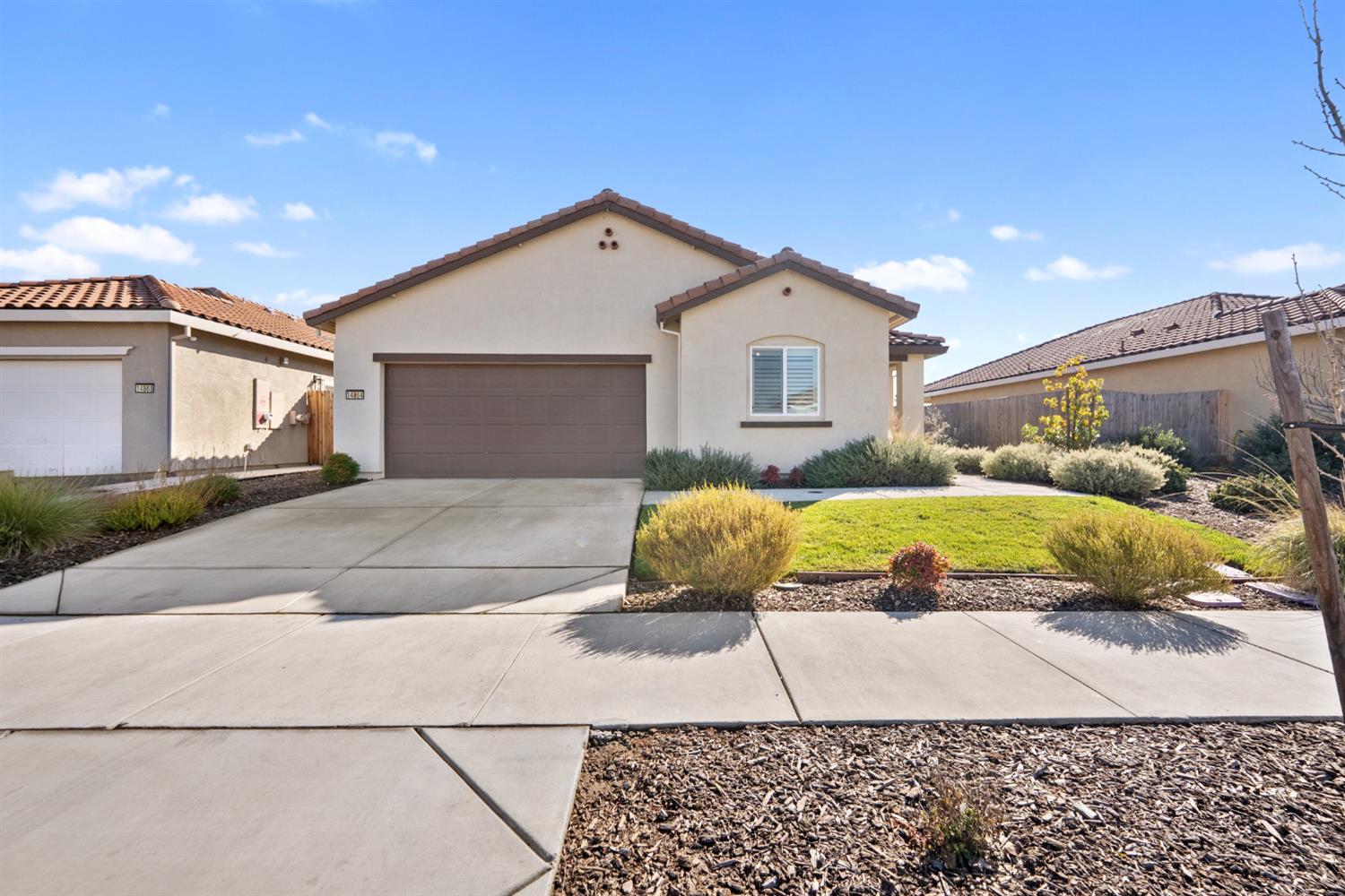 14864 Oakville Lane