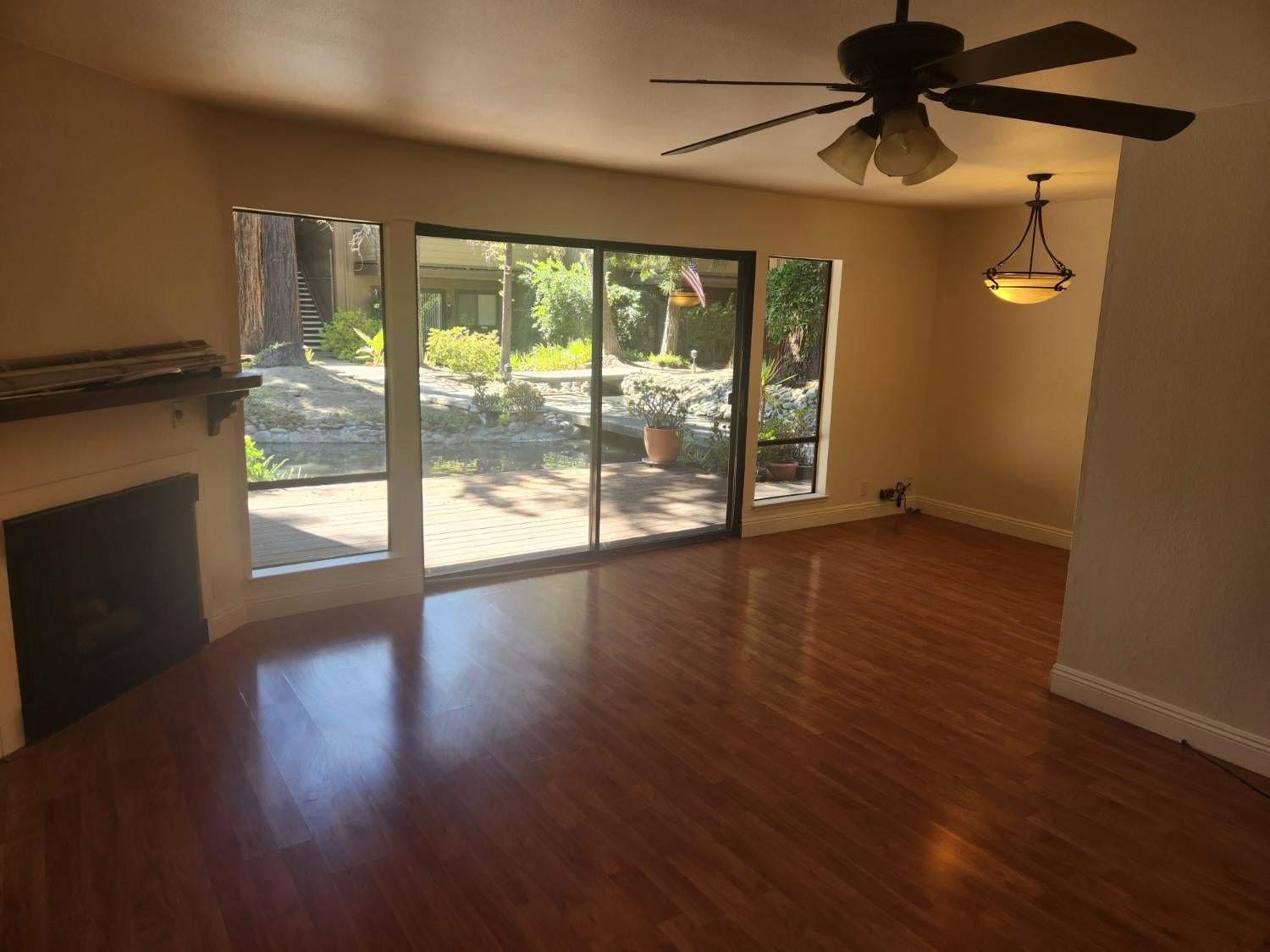 2462 Larkspur Lane 345