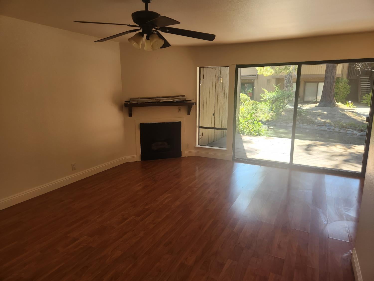 2462 Larkspur Lane 345