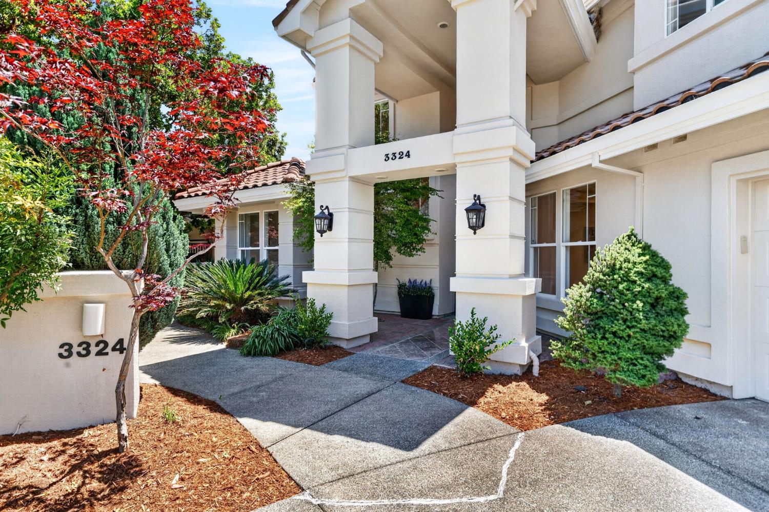 3324 La Playa Drive