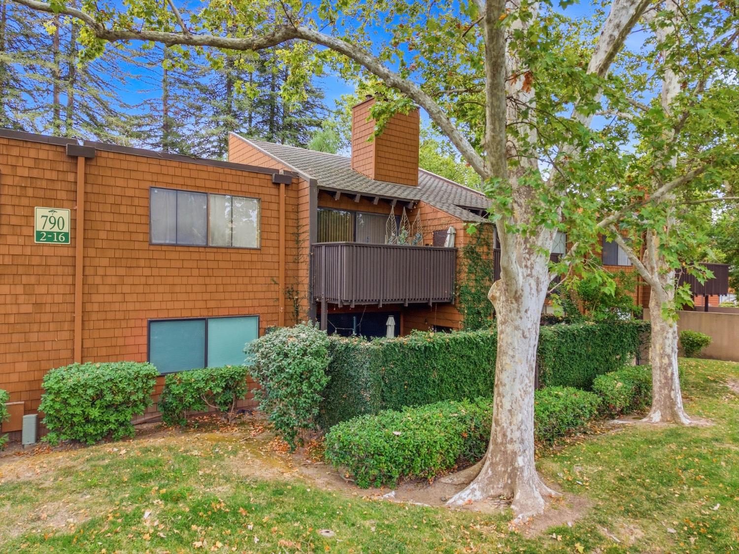790 Woodside Lane 6