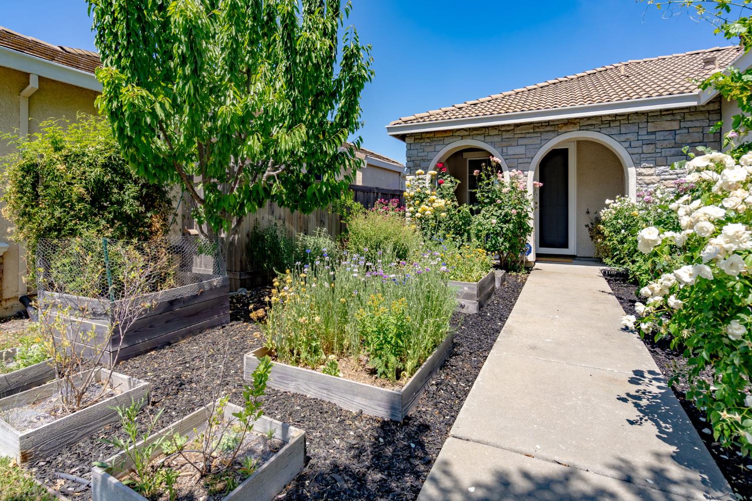 5986 Caddington Way