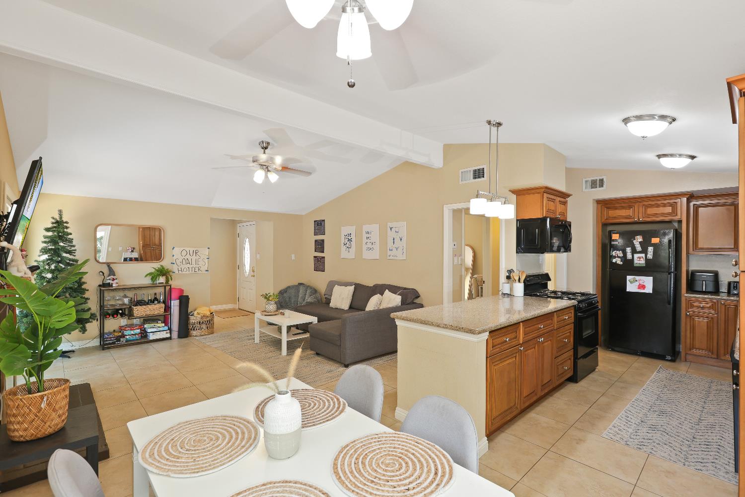 Orange, California 92868, United States, 4 Bedrooms Bedrooms, ,2 BathroomsBathrooms,Residential,Active,244606