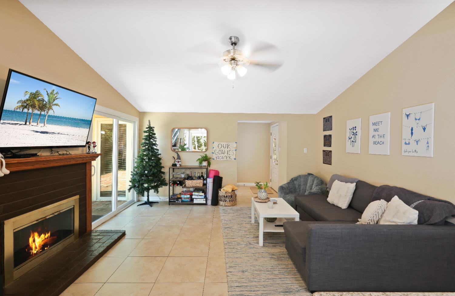 Orange, California 92868, United States, 4 Bedrooms Bedrooms, ,2 BathroomsBathrooms,Residential,Active,244606