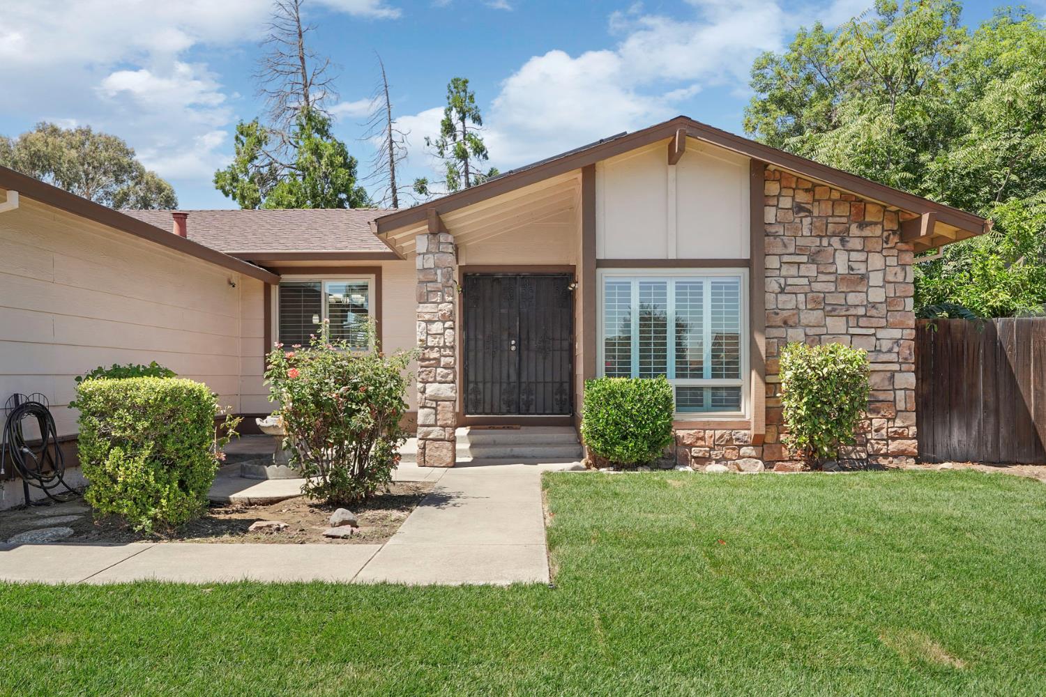 3304 Barmouth Drive
