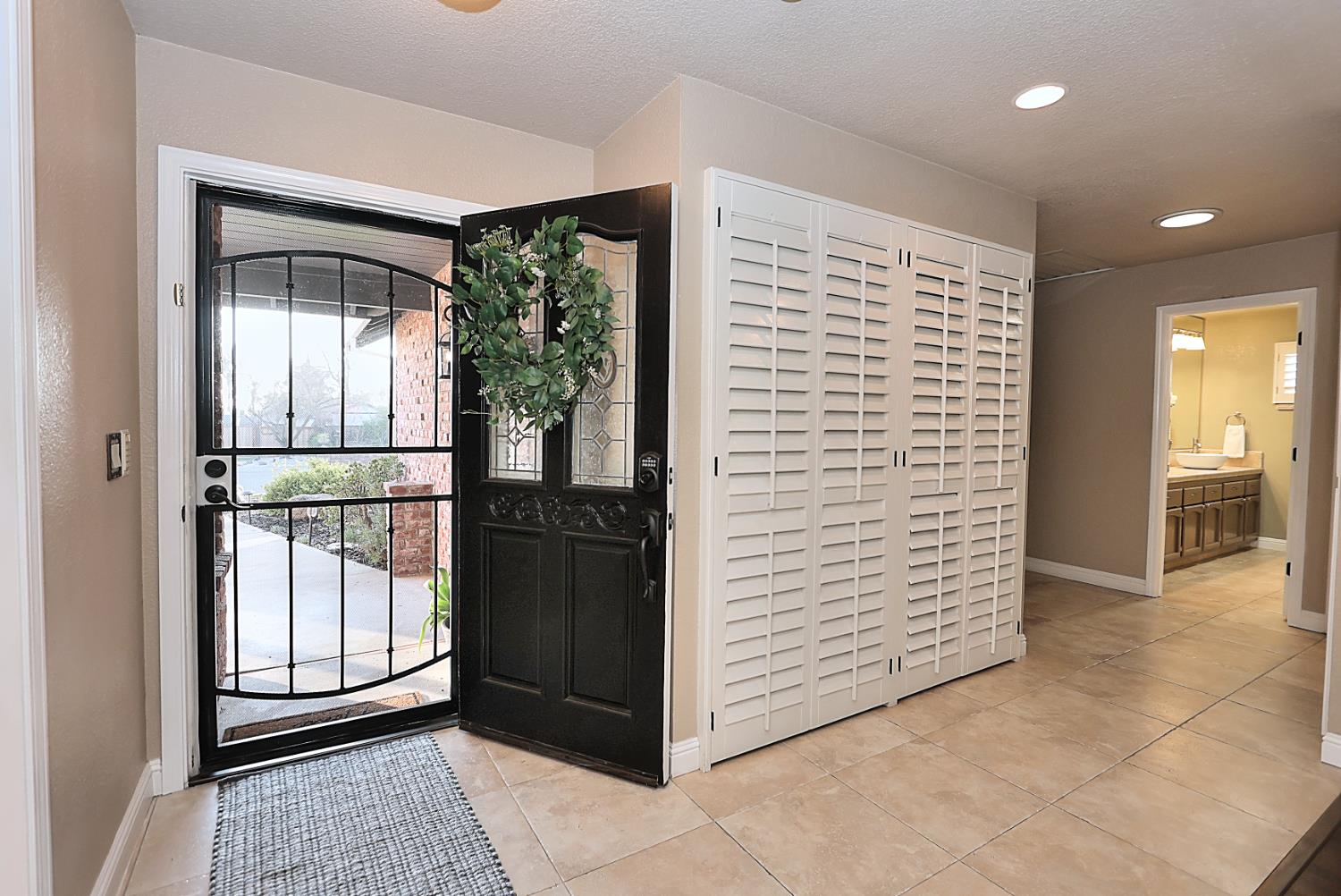 3715 Mountain View Drive