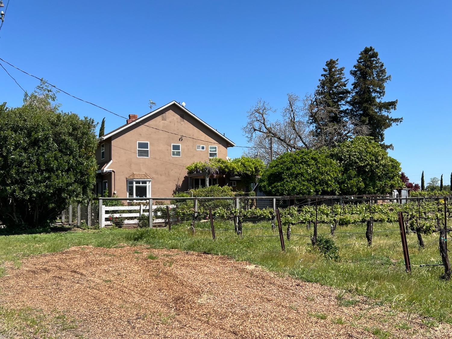 Lodi, California 95240, United States, 3 Bedrooms Bedrooms, ,3 BathroomsBathrooms,Residential,Active,33472