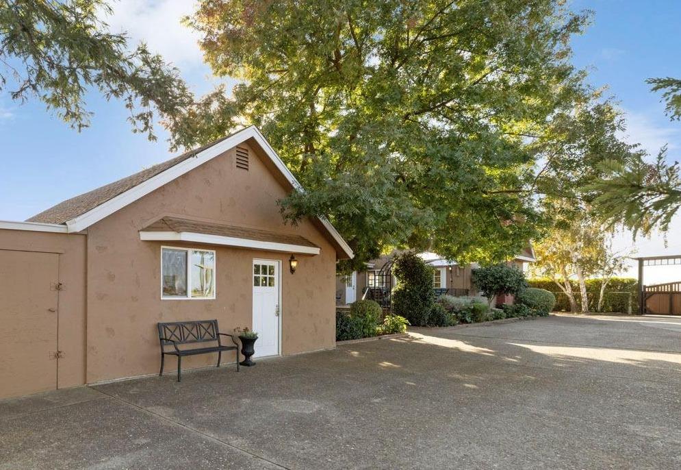 Lodi, California 95240, United States, 3 Bedrooms Bedrooms, ,3 BathroomsBathrooms,Residential,Active,33472