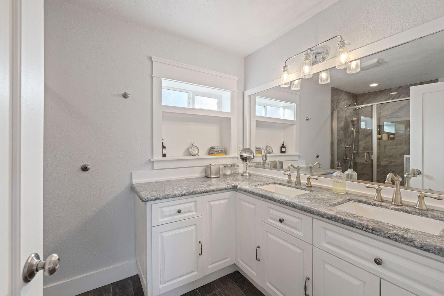 Lodi, California 95240, United States, 3 Bedrooms Bedrooms, ,3 BathroomsBathrooms,Residential,Active,33472