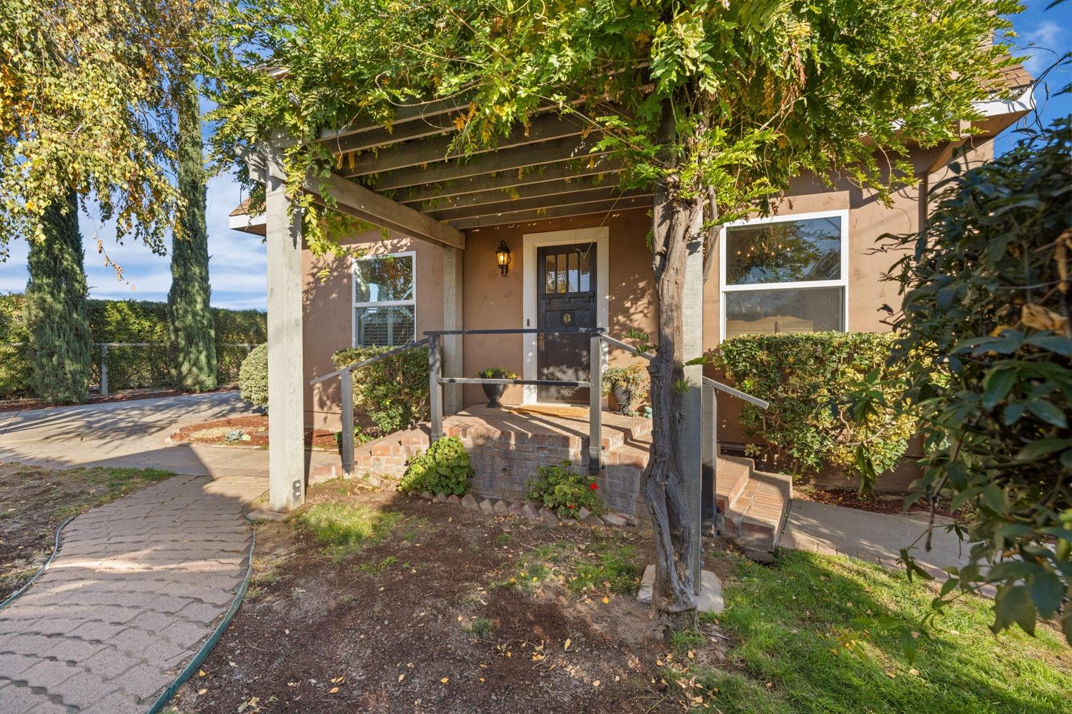 Lodi, California 95240, United States, 3 Bedrooms Bedrooms, ,3 BathroomsBathrooms,Residential,Active,33472