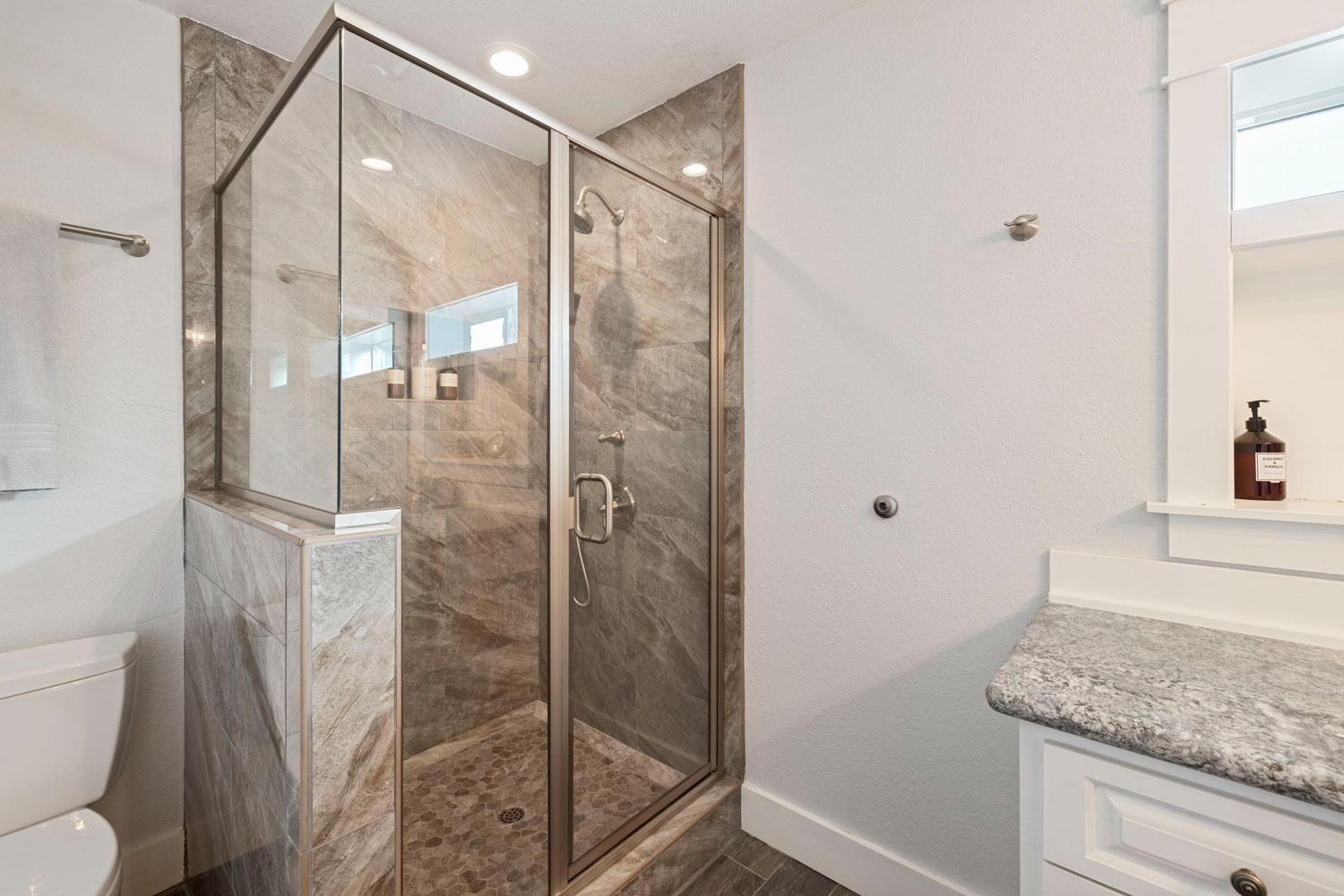 Lodi, California 95240, United States, 3 Bedrooms Bedrooms, ,3 BathroomsBathrooms,Residential,Active,33472