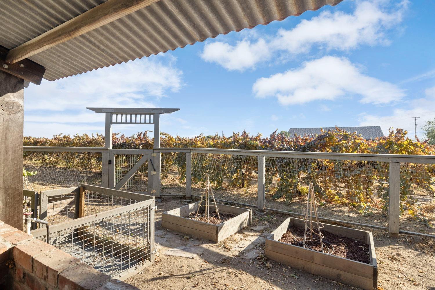 Lodi, California 95240, United States, 3 Bedrooms Bedrooms, ,3 BathroomsBathrooms,Residential,Active,33472