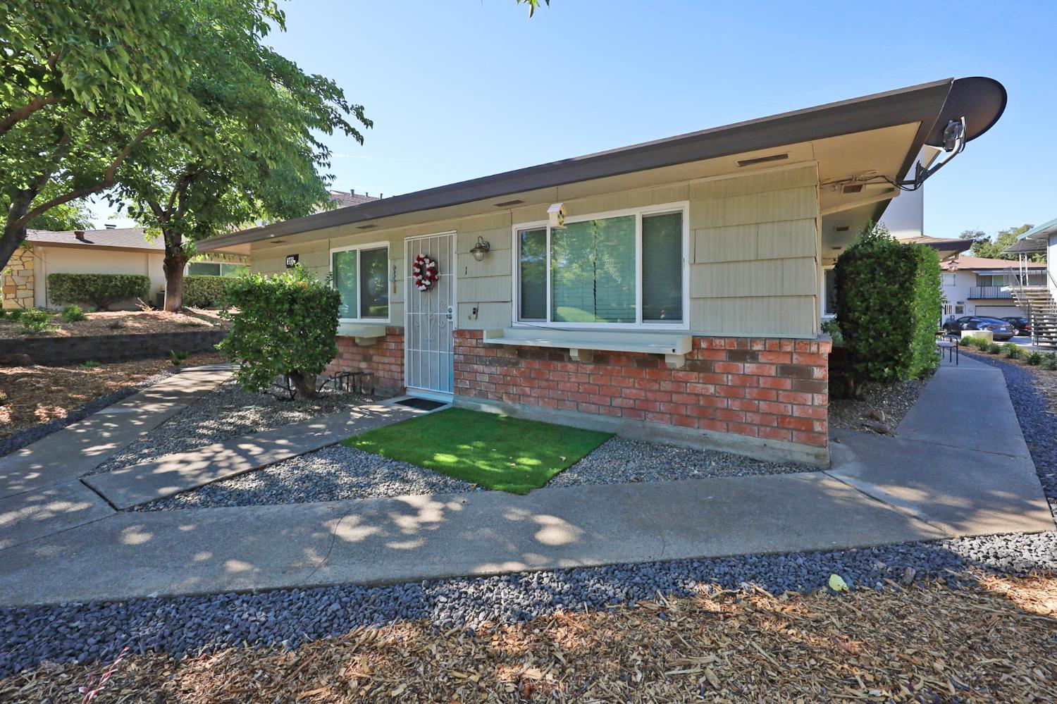 237 Breuner Drive 1