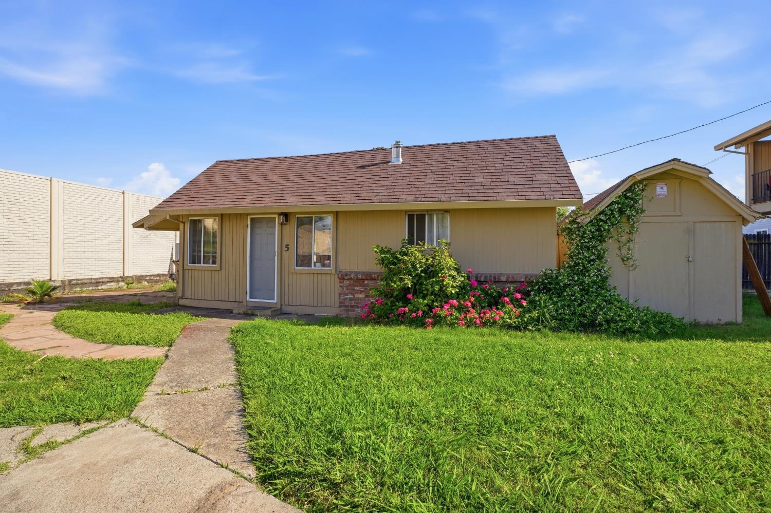 4028 Leos Lane