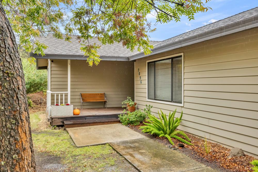 2896 Knollwood Drive