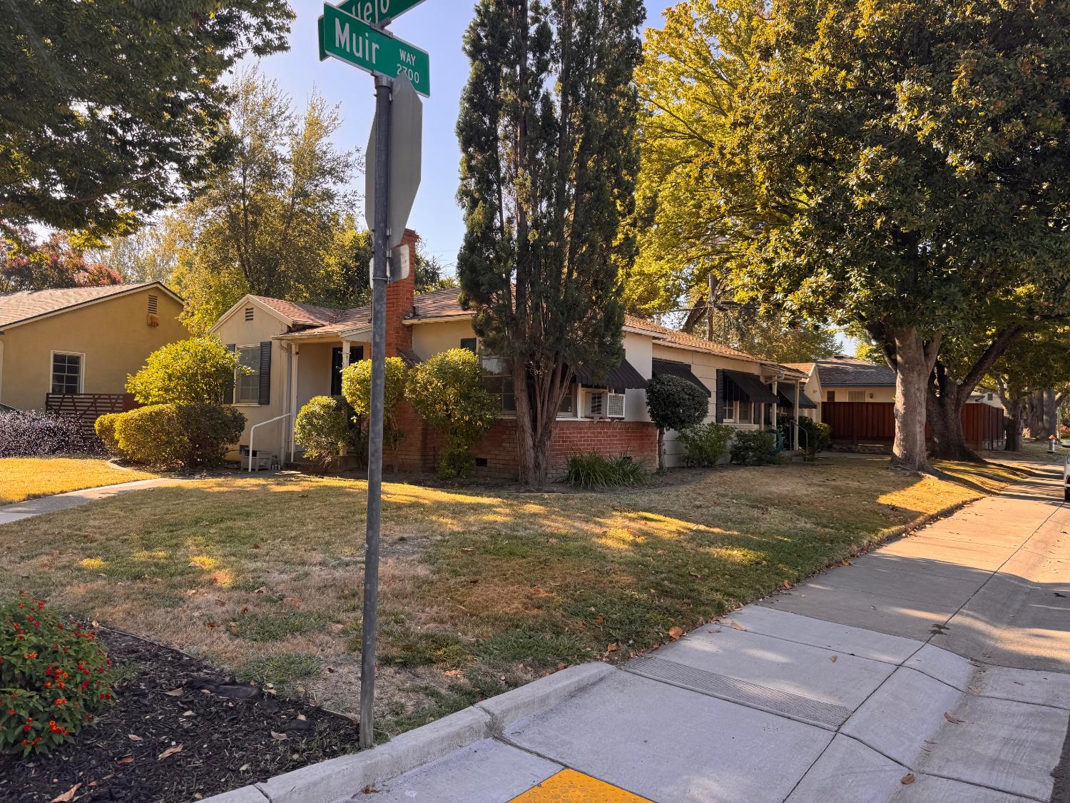 2779 Muir Way