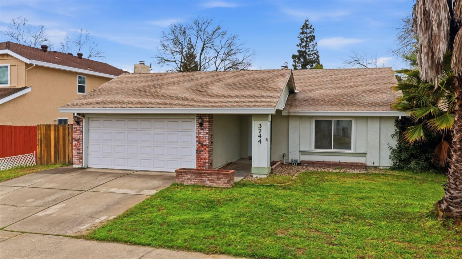 3744 N Country Drive