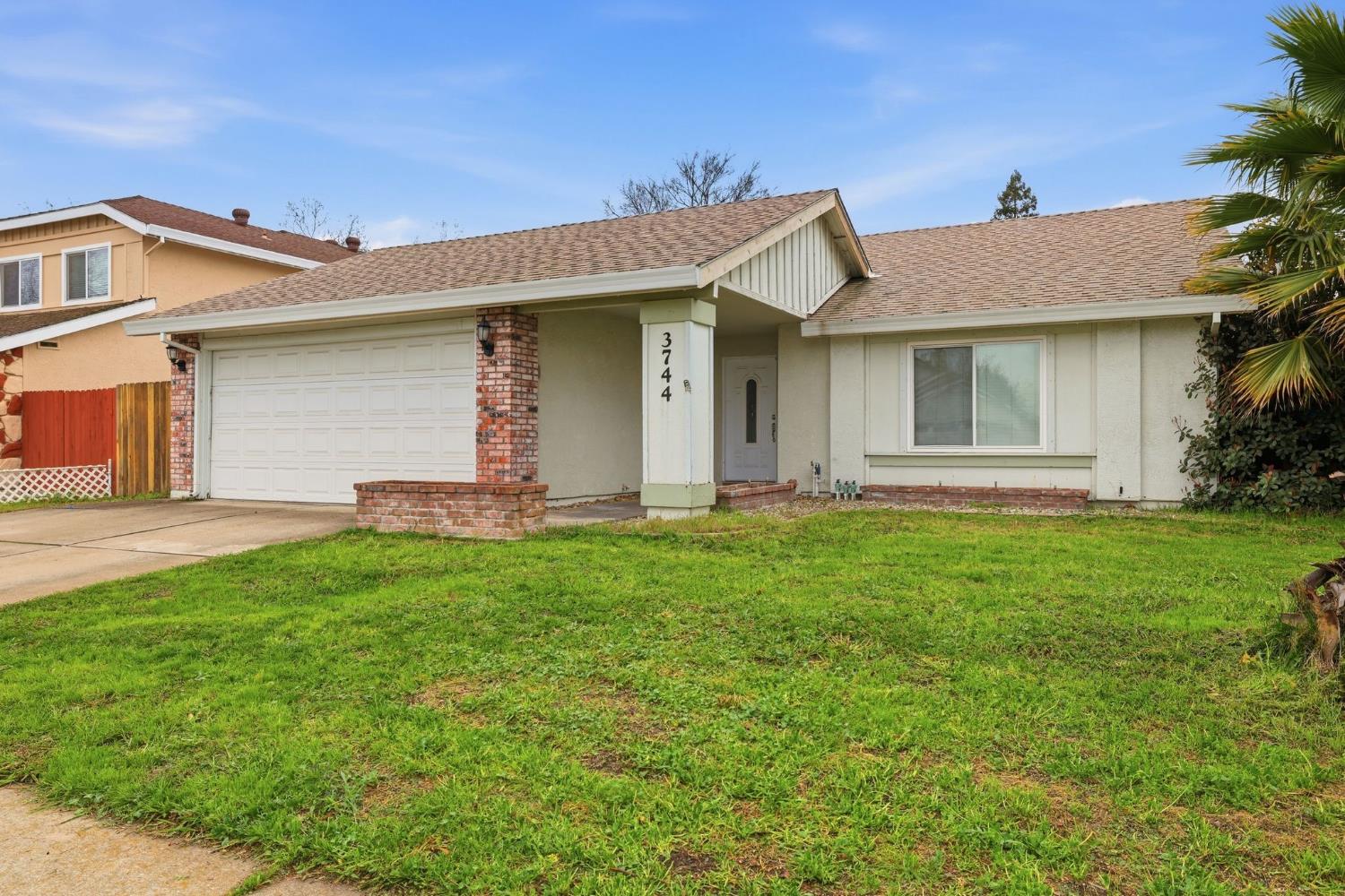 3744 N Country Drive