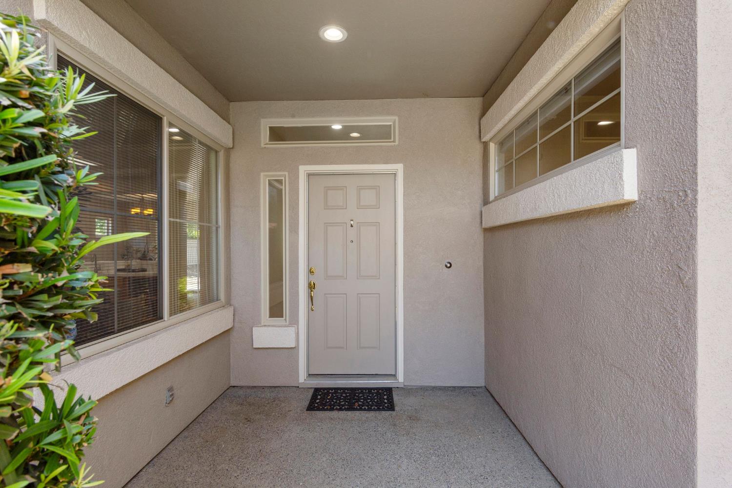 812 Glacier Point Court
