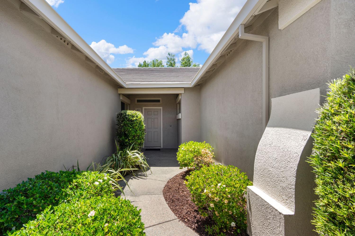 812 Glacier Point Court