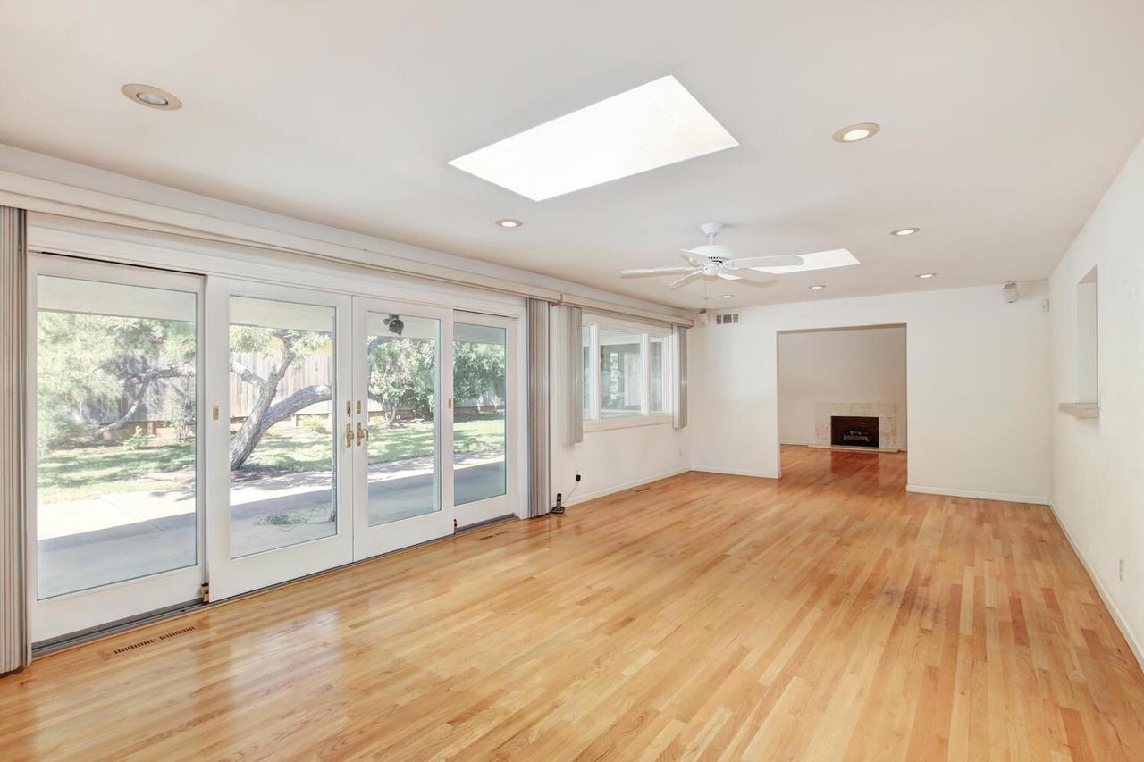 1501 Menlo Avenue