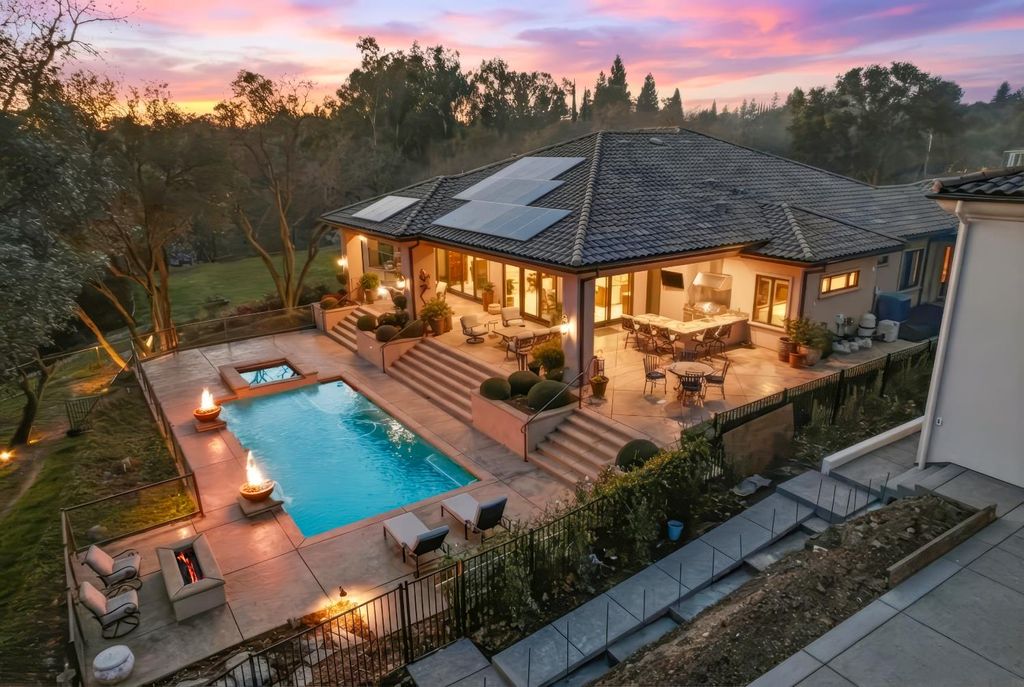 Photo of 3909 Edgevale Court, Fair Oaks, CA 95628 (MLS # 226019072)