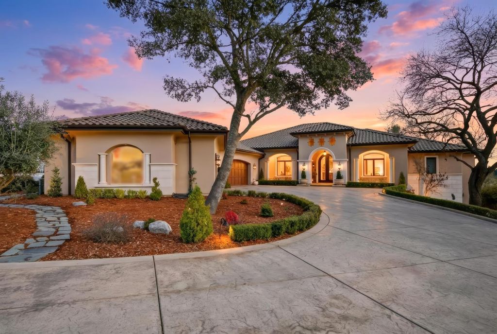 Photo of 3909 Edgevale Court, Fair Oaks, CA 95628 (MLS # 226019072)