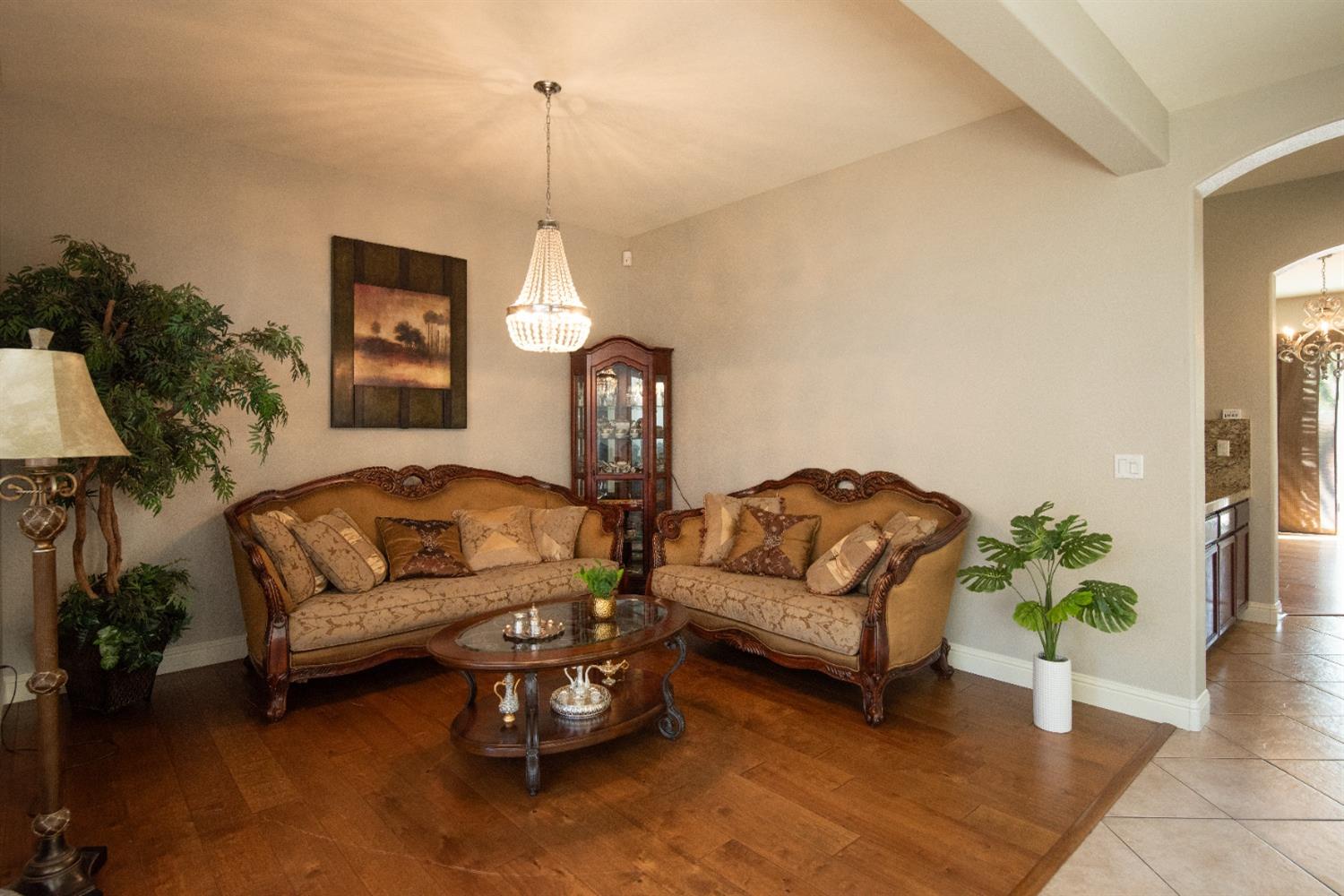 4672 Hutchinson Lane