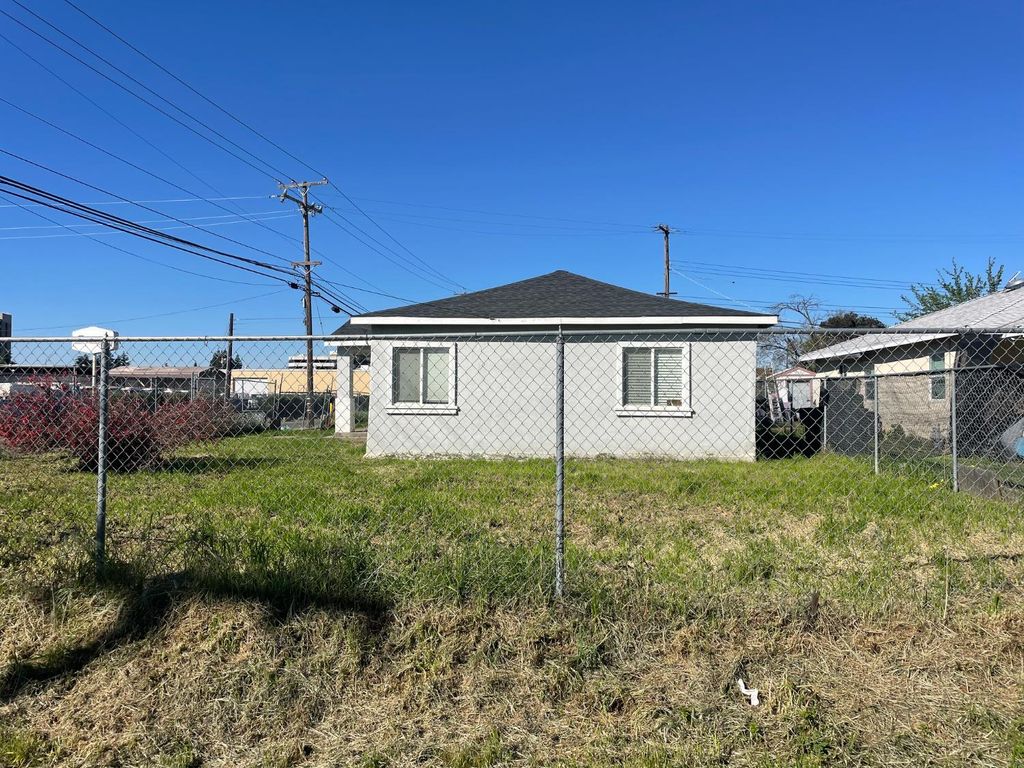 Photo of 1595 Silica Avenue, Sacramento, CA 95815 (MLS # 226027335)