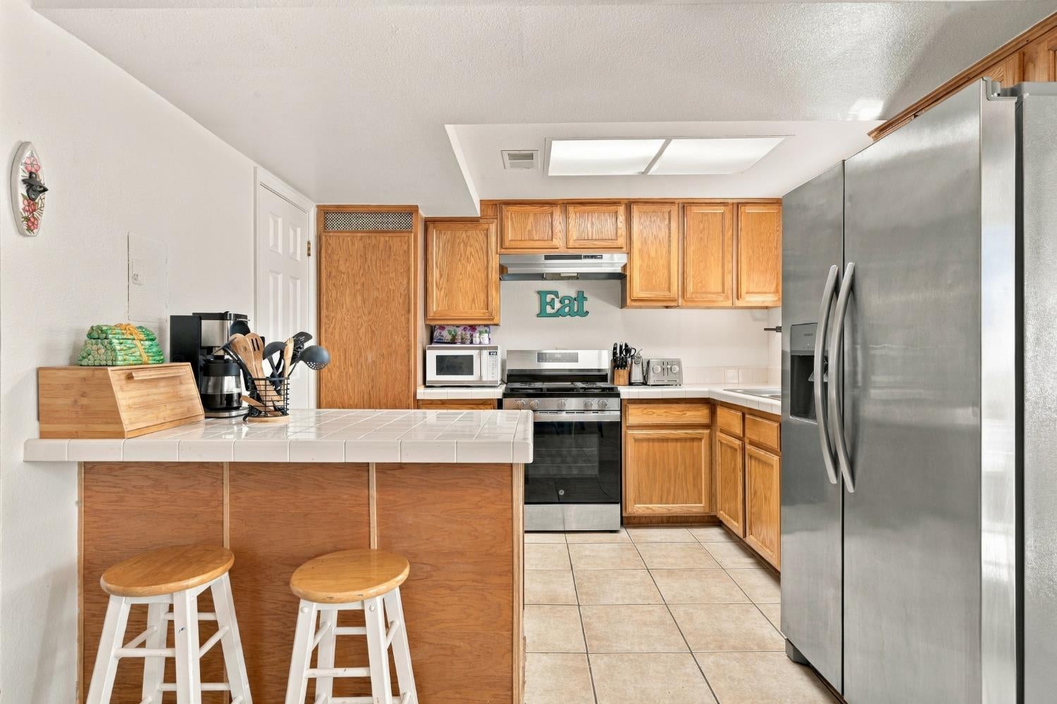 10889 Coloma 3