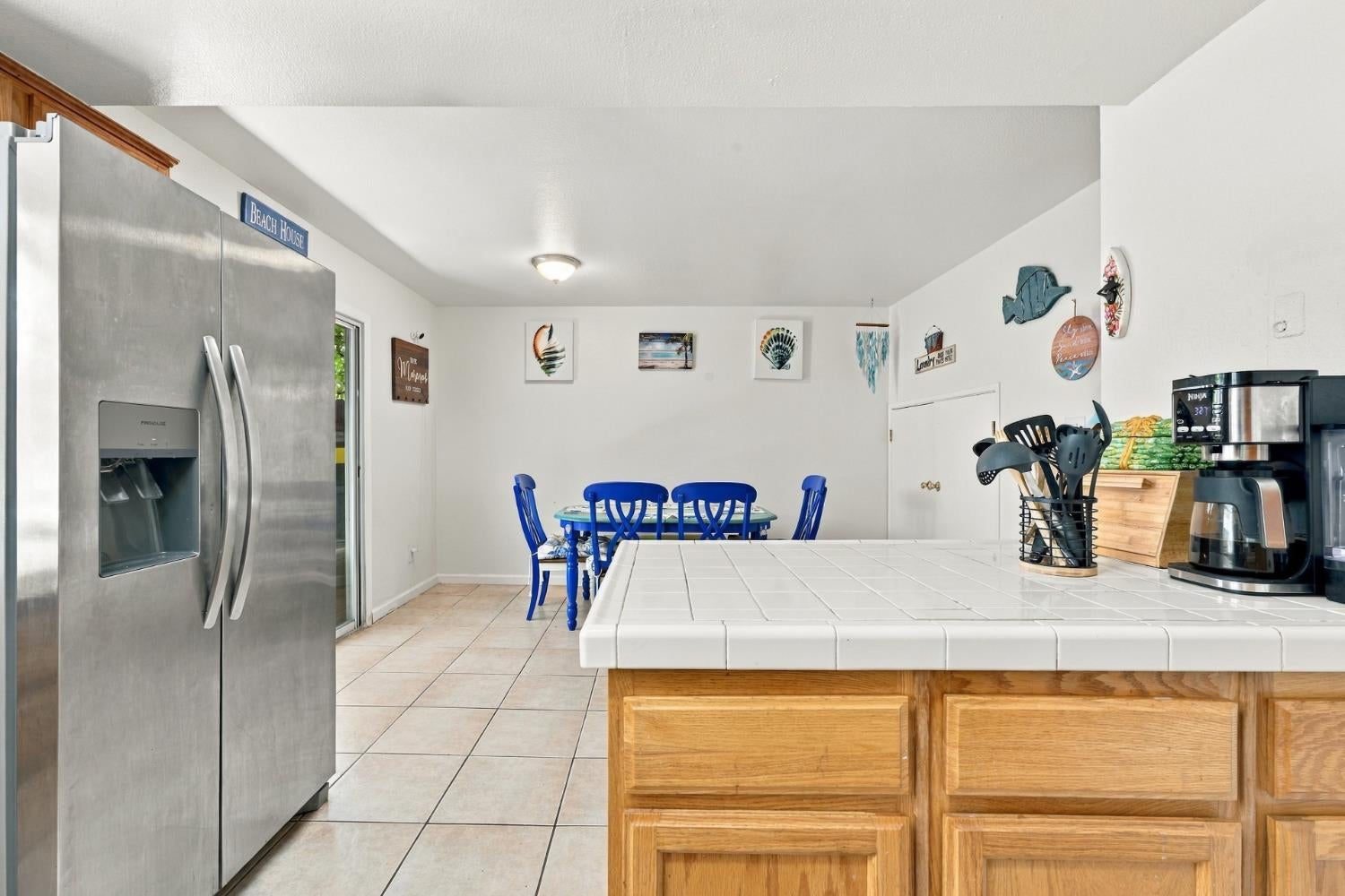 10889 Coloma 3