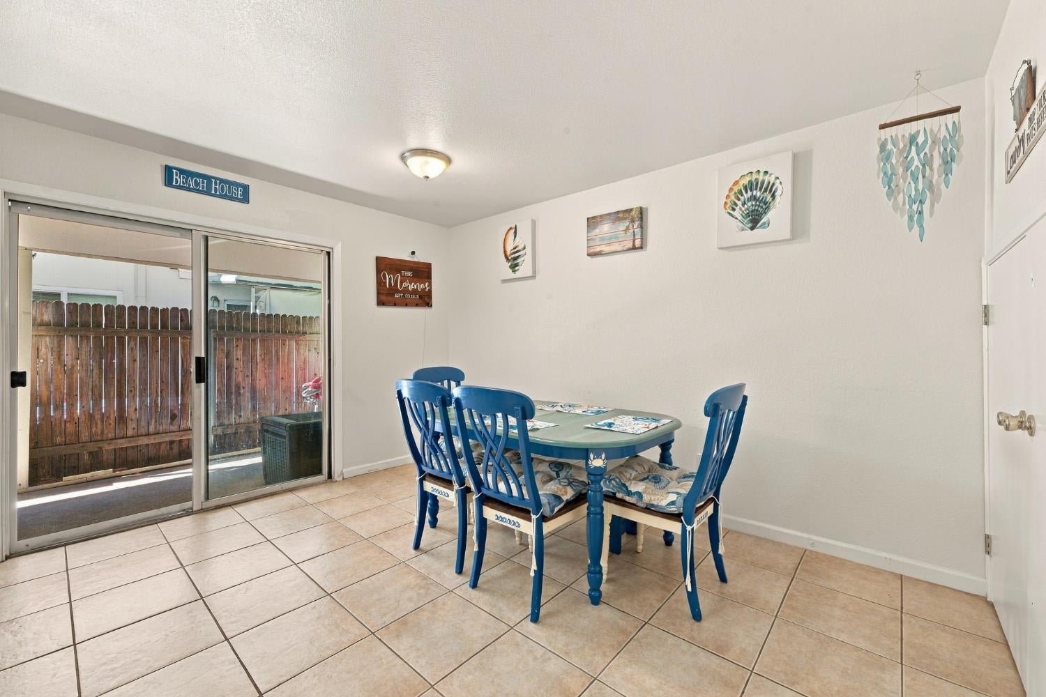 10889 Coloma 3
