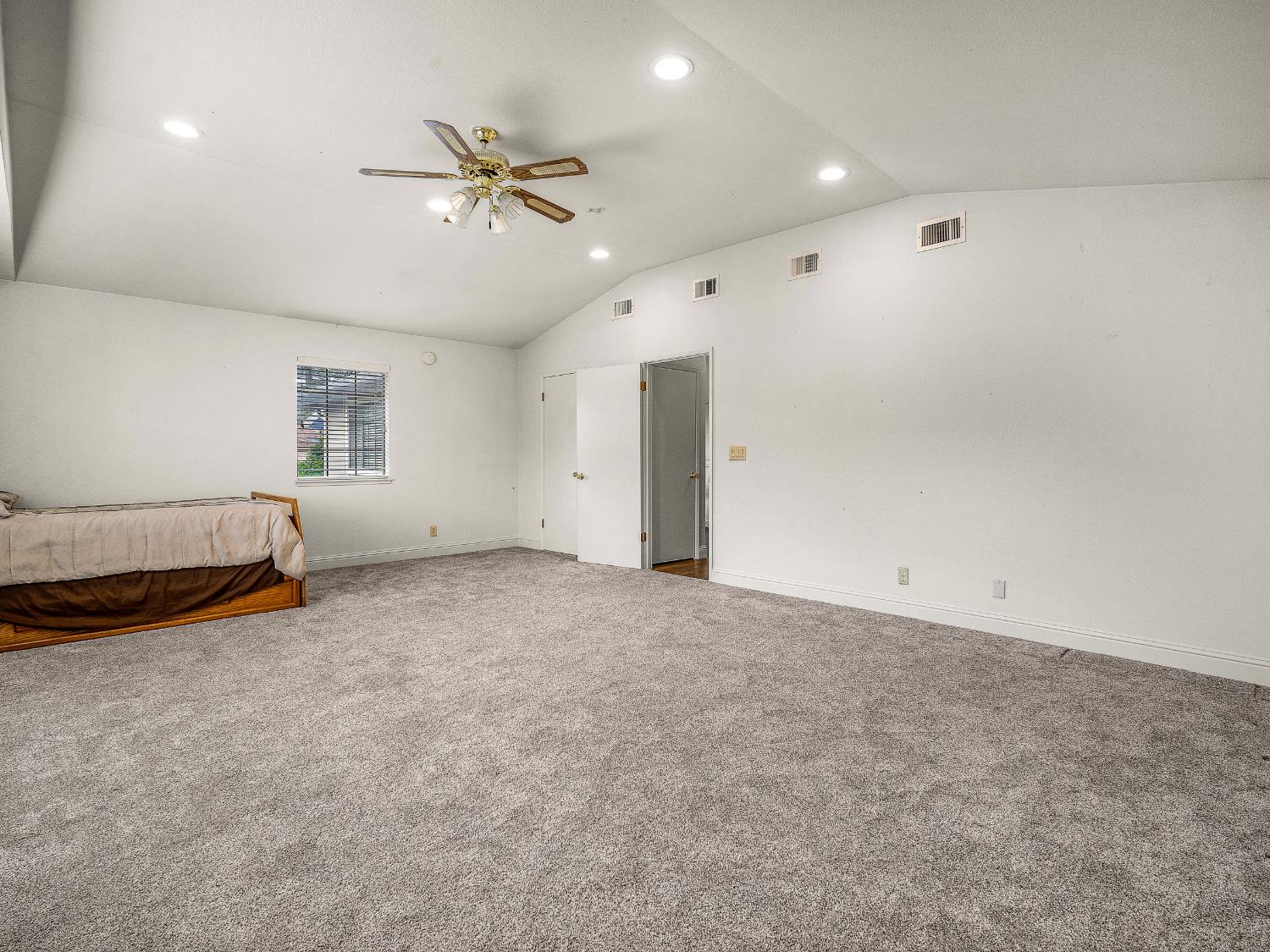 Elk Grove, California 95758, United States, 4 Bedrooms Bedrooms, ,3 BathroomsBathrooms,Residential,Active,244496