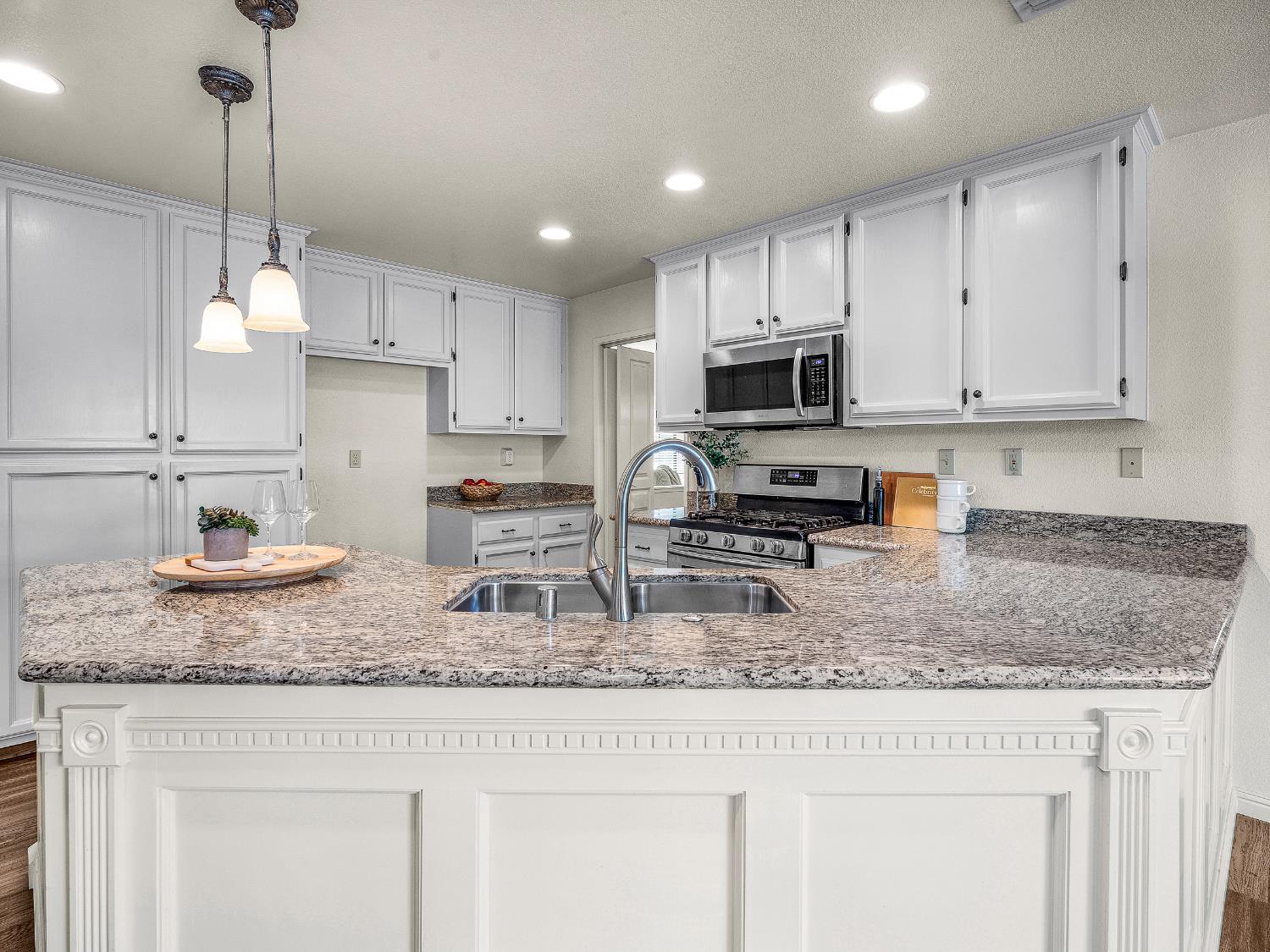 Elk Grove, California 95758, United States, 4 Bedrooms Bedrooms, ,3 BathroomsBathrooms,Residential,Active,244496