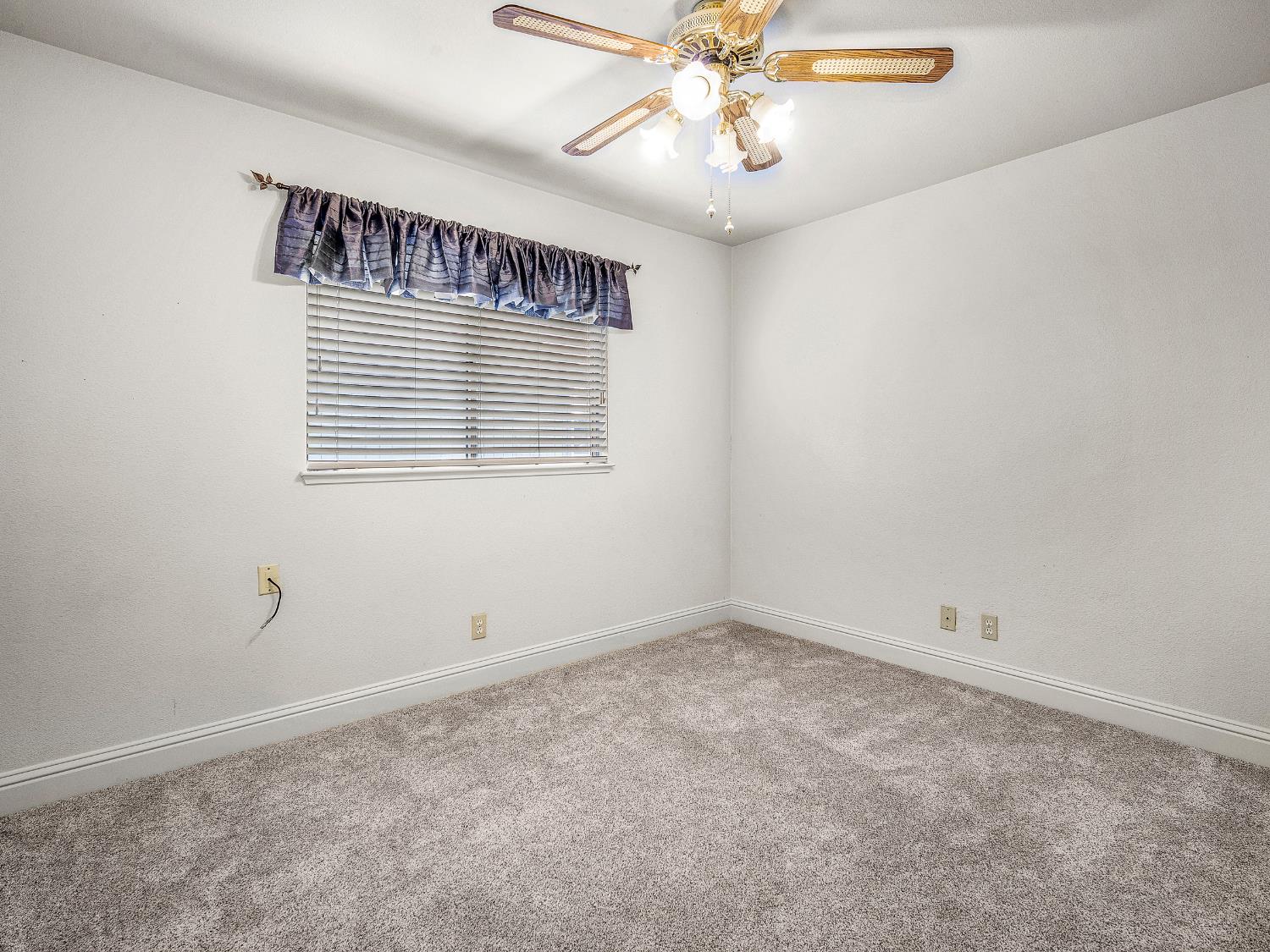 Elk Grove, California 95758, United States, 4 Bedrooms Bedrooms, ,3 BathroomsBathrooms,Residential,Active,244496