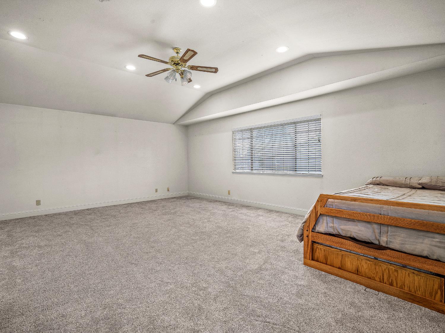 Elk Grove, California 95758, United States, 4 Bedrooms Bedrooms, ,3 BathroomsBathrooms,Residential,Active,244496